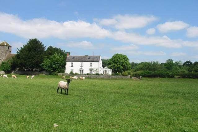The Old Rectory Bed & Breakfast Abergavenny Exterior photo